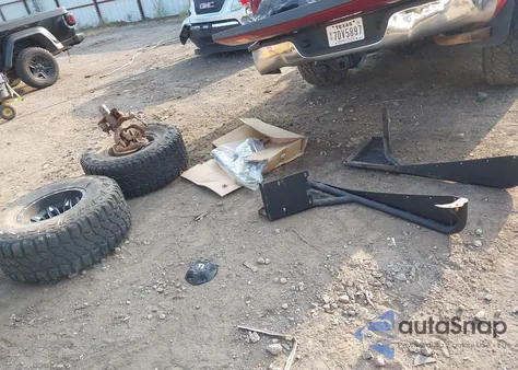 1999 Jeep Wrangler Sport z USA, uszkodzony, nr VIN 1J4FY19S2XP493947